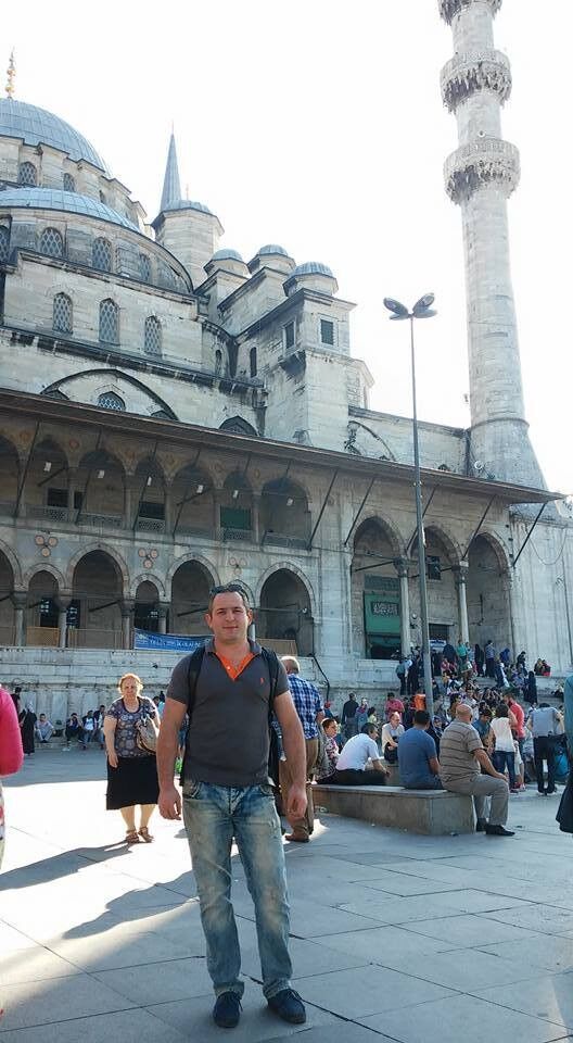  ,   Levani, 39 ,  