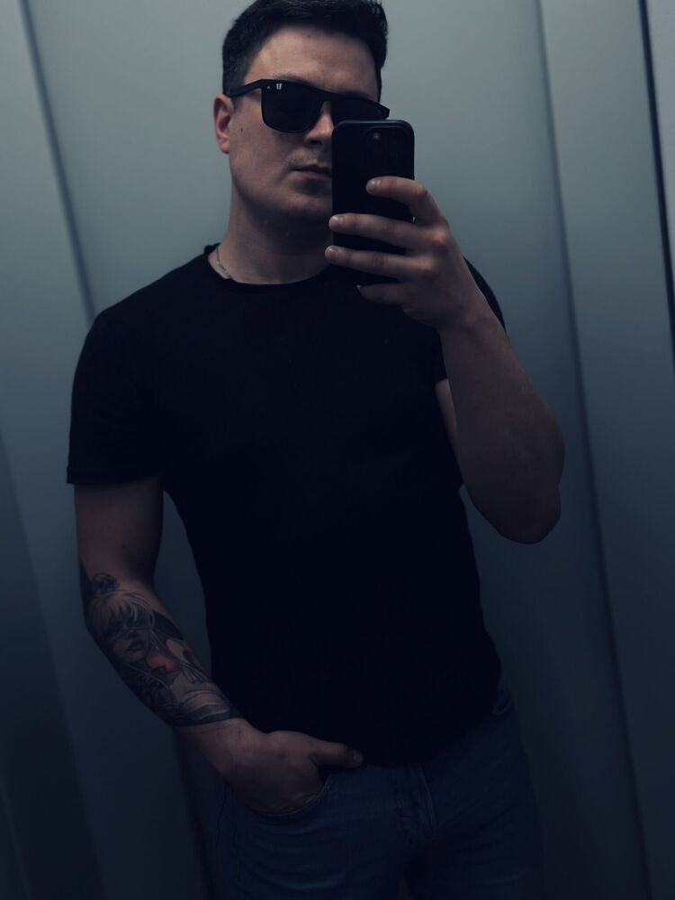  52883046  , 32 ,    
