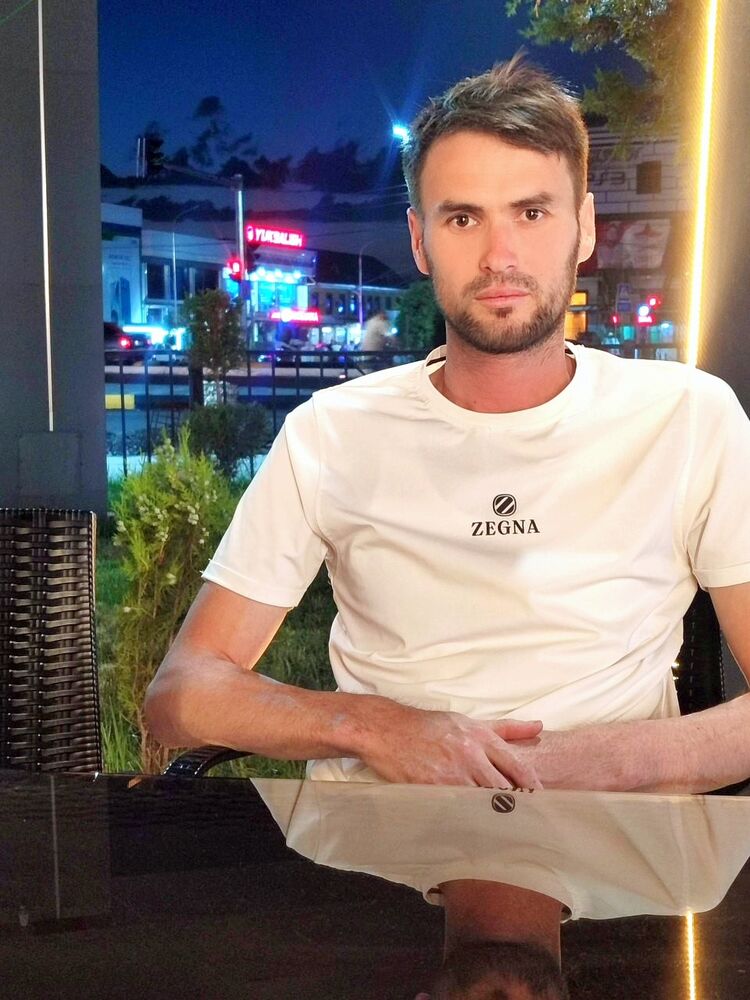  ,   Mustafo, 30 ,   ,   