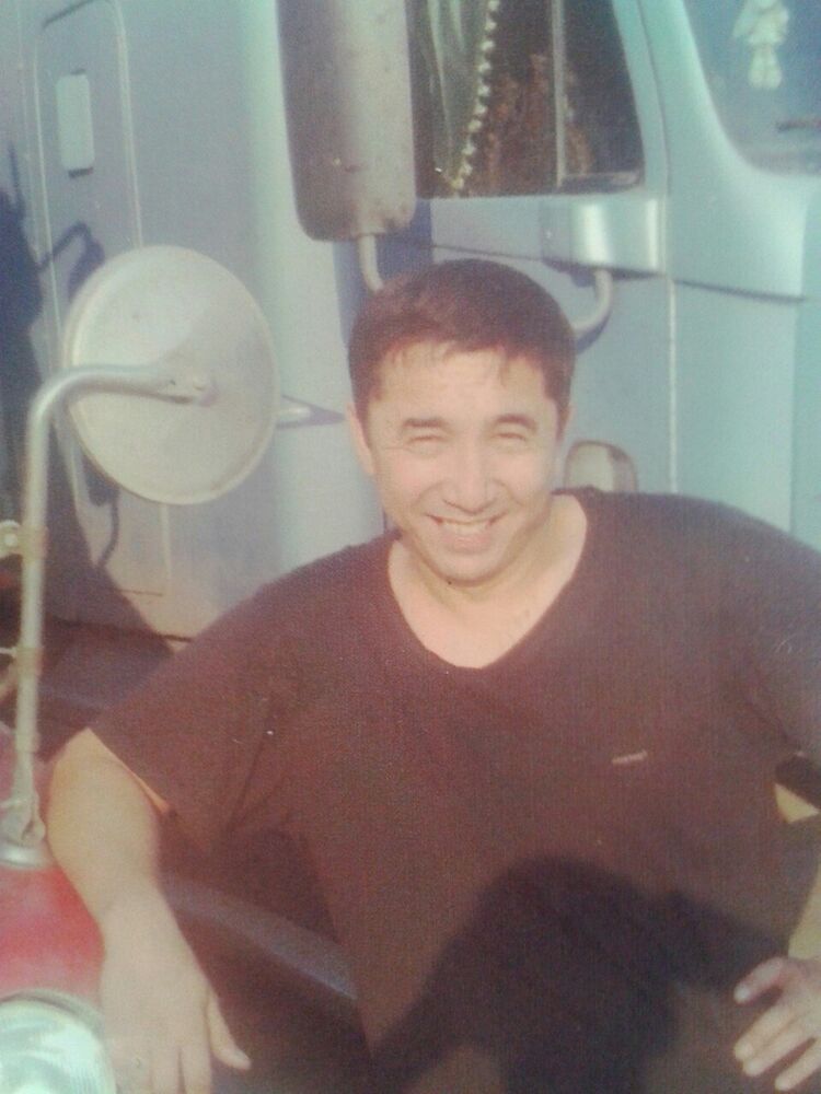  10042776  Ernur, 48 ,    