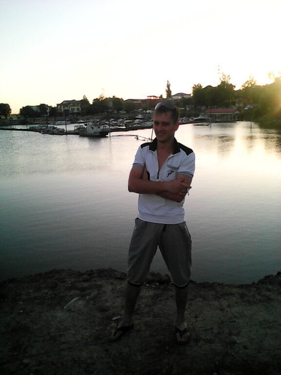  8834966  Toni, 36 ,    