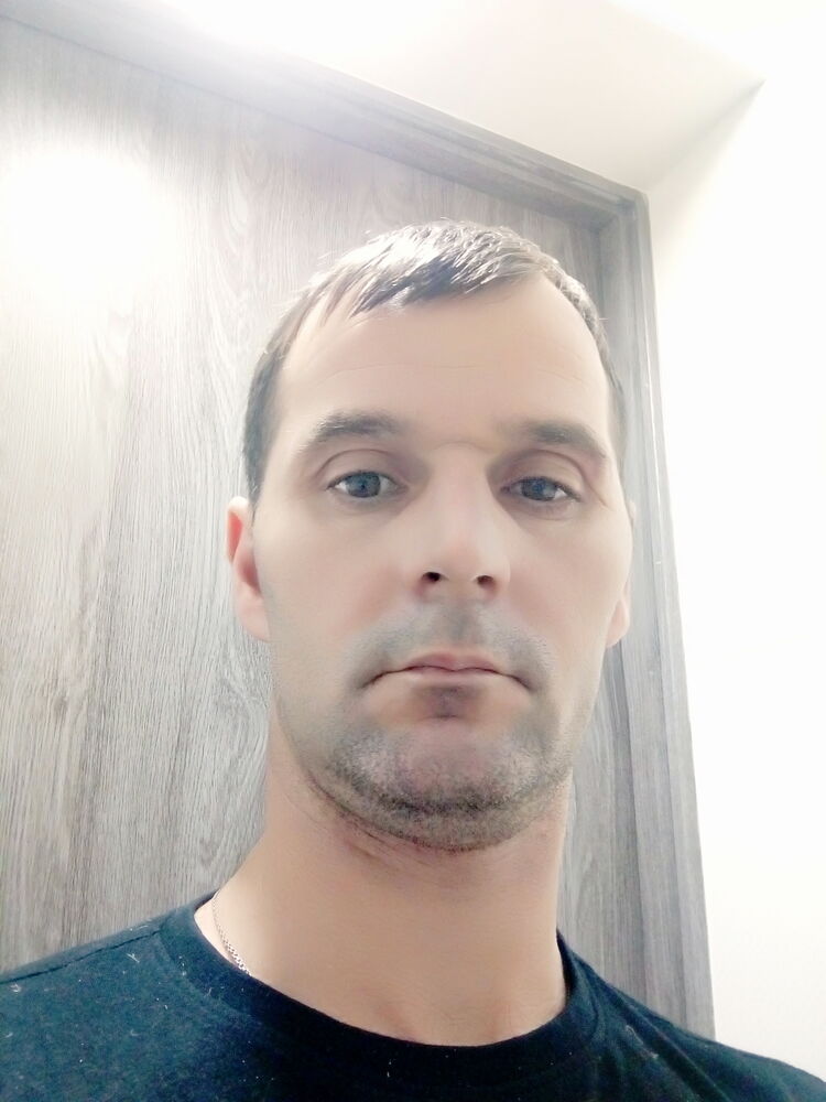  31526366  Ivan, 38 ,    