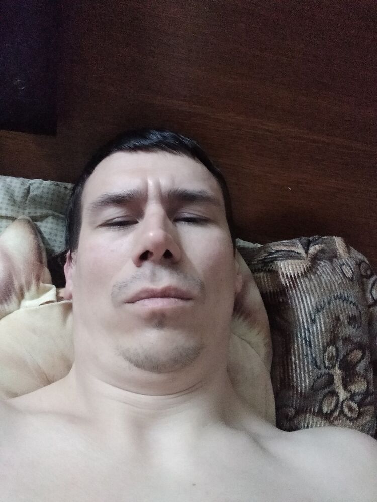  25889926  Urij, 34 ,    