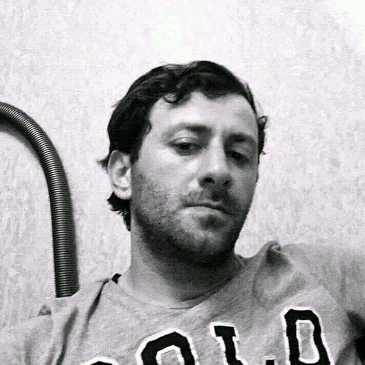  24135856  Guri, 42 ,    