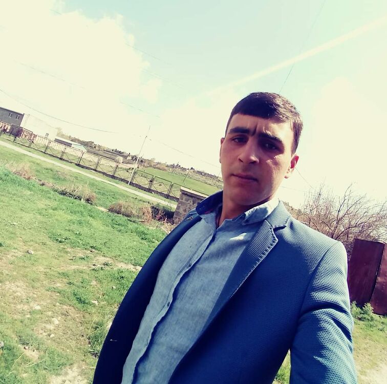  31522636  Raz, 29 ,    