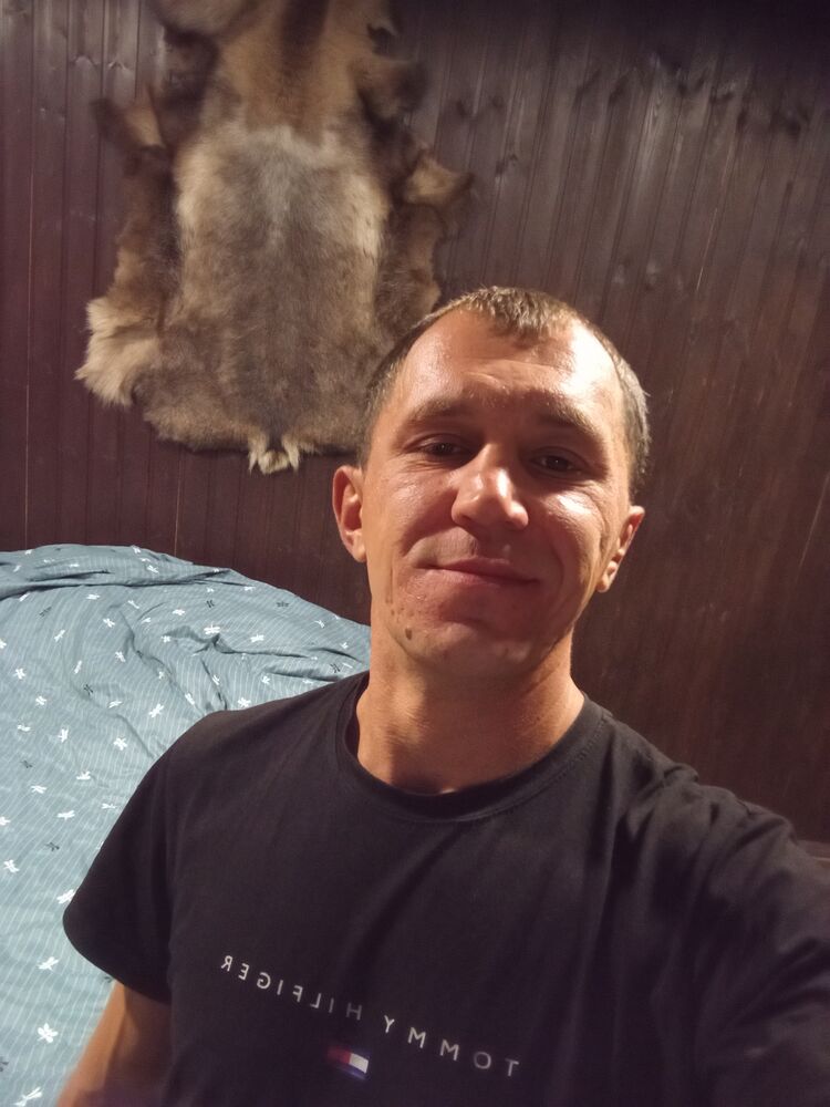  54175596  Vladimir, 37 ,    