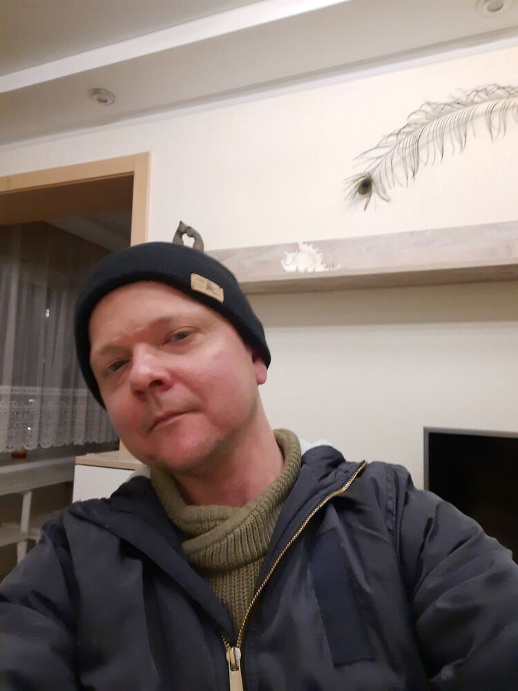  53894416  PAVEL, 39 ,    