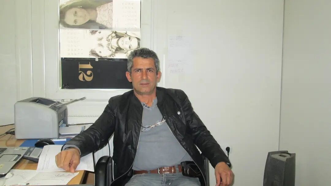  49643986  Efe yolachan, 40 ,    
