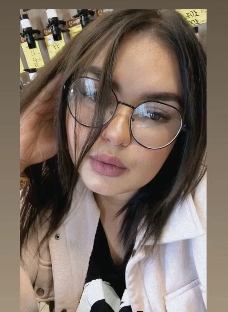  45636276  Miss Smits, 23 ,    -