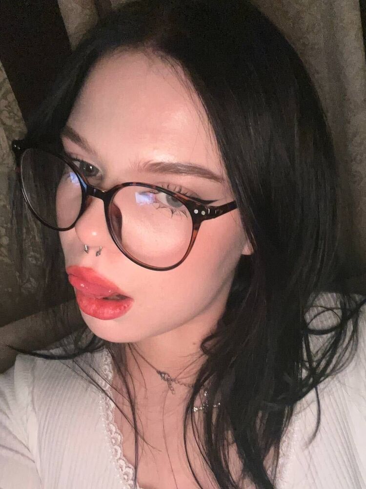  54751086  Darina, 20 ,    