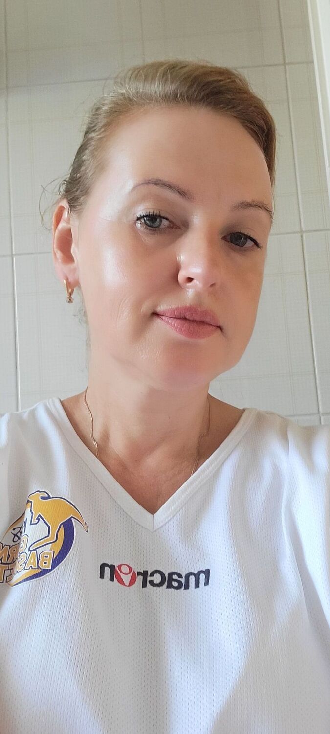  37105506  Svitlana, 50 ,    Rho