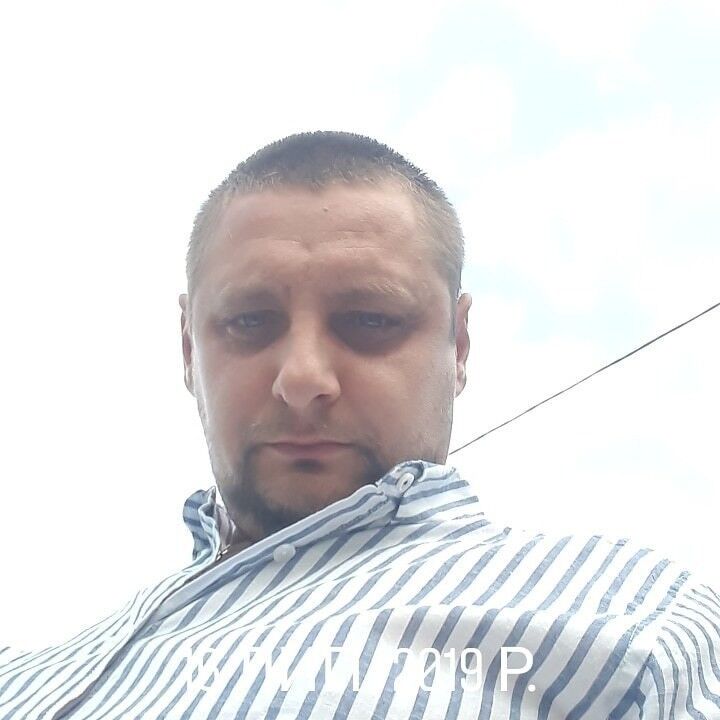  18365806  Roman, 42 ,    