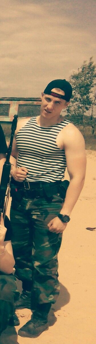  6526296  Artur, 36 ,    