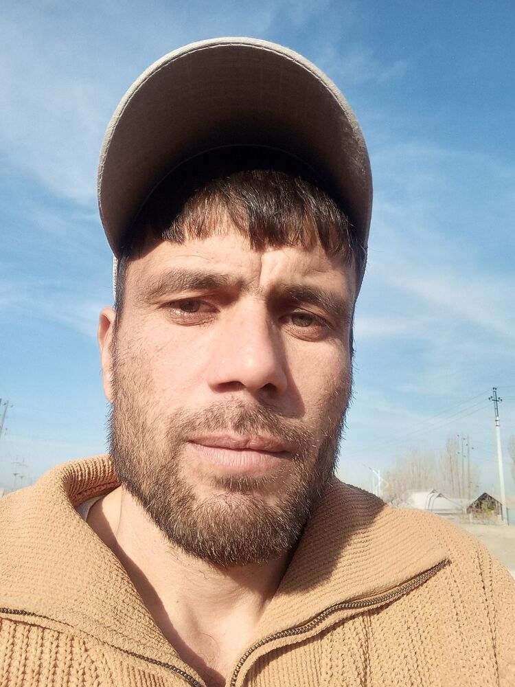 39580266  Ilyosbek, 38 ,    
