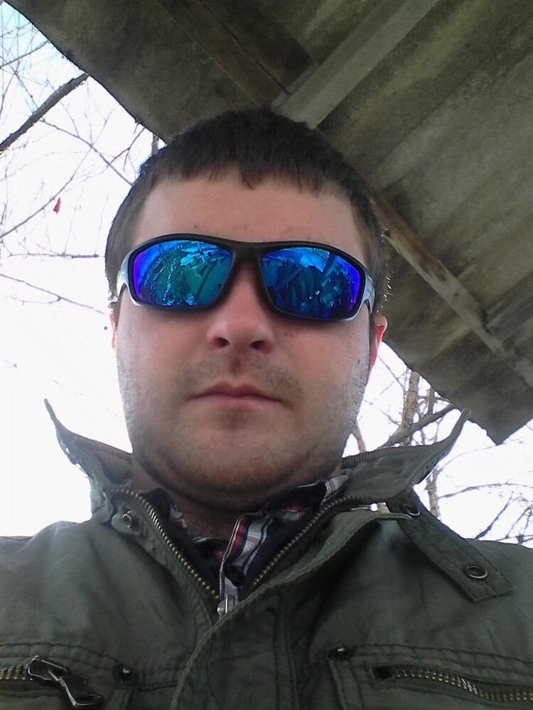  ,   Maxim, 32 ,   ,   , c 