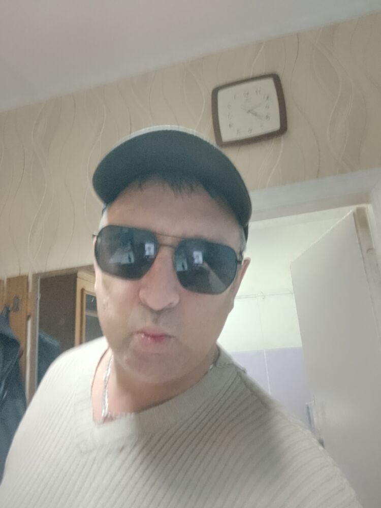  43070246  Alex, 46 ,    