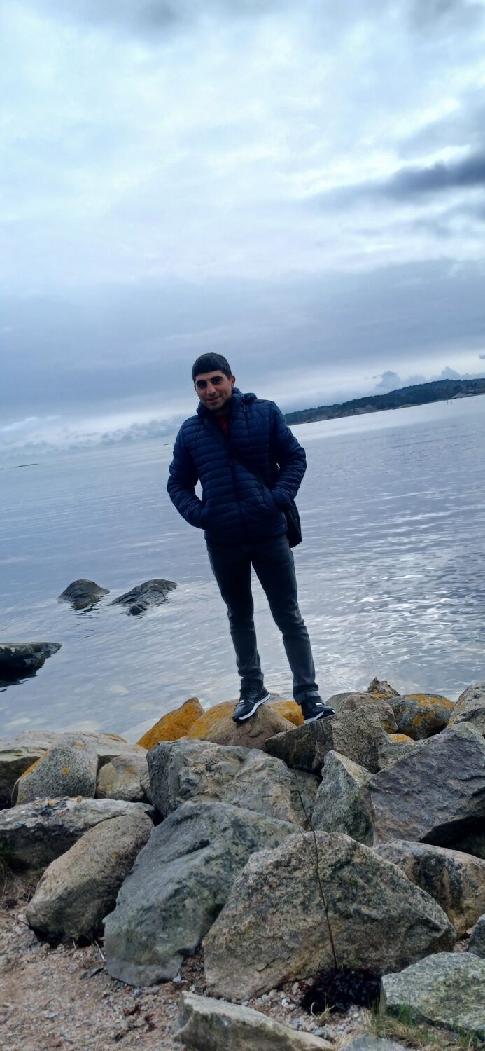  42730146  Vahe, 26 ,    Karlshamn