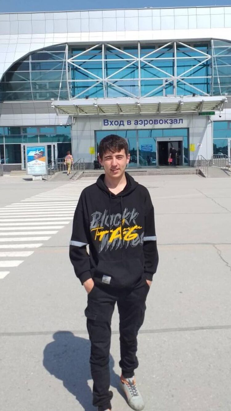  23069726  John, 28 ,    