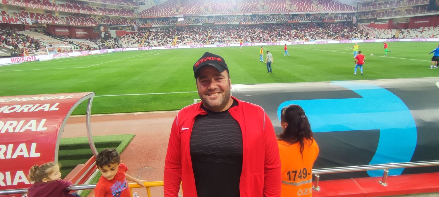  46130936  Emre, 39 ,    