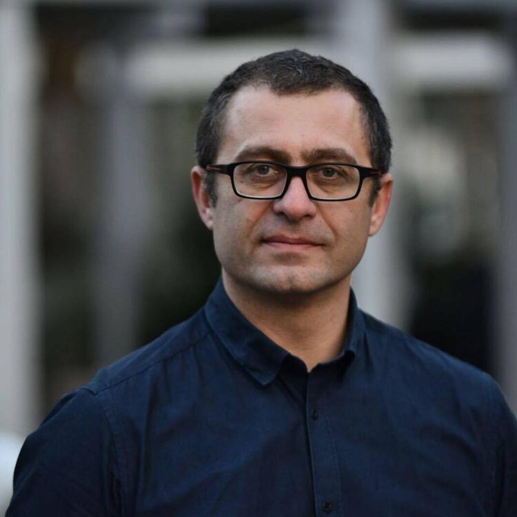  ,   Denis, 56 ,   ,   , c 