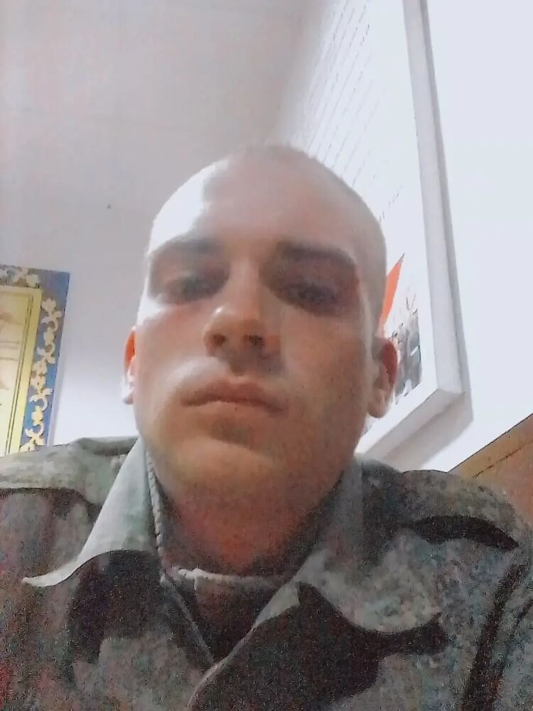  29847286  Alexander, 27 ,    