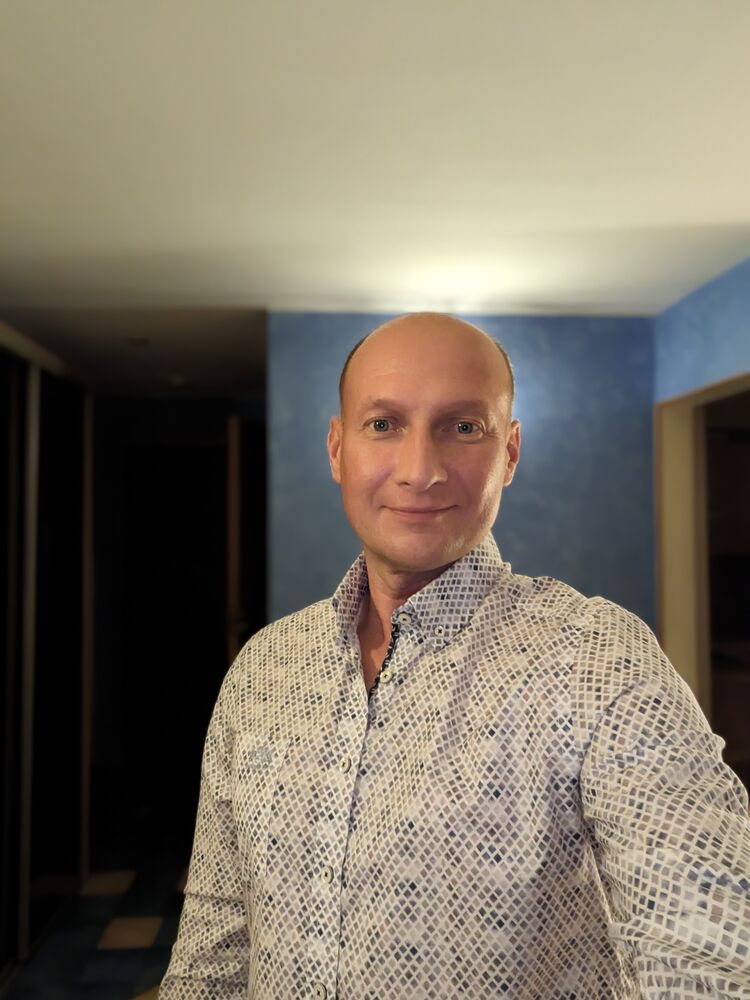  46304886  ANDREI, 45 ,    