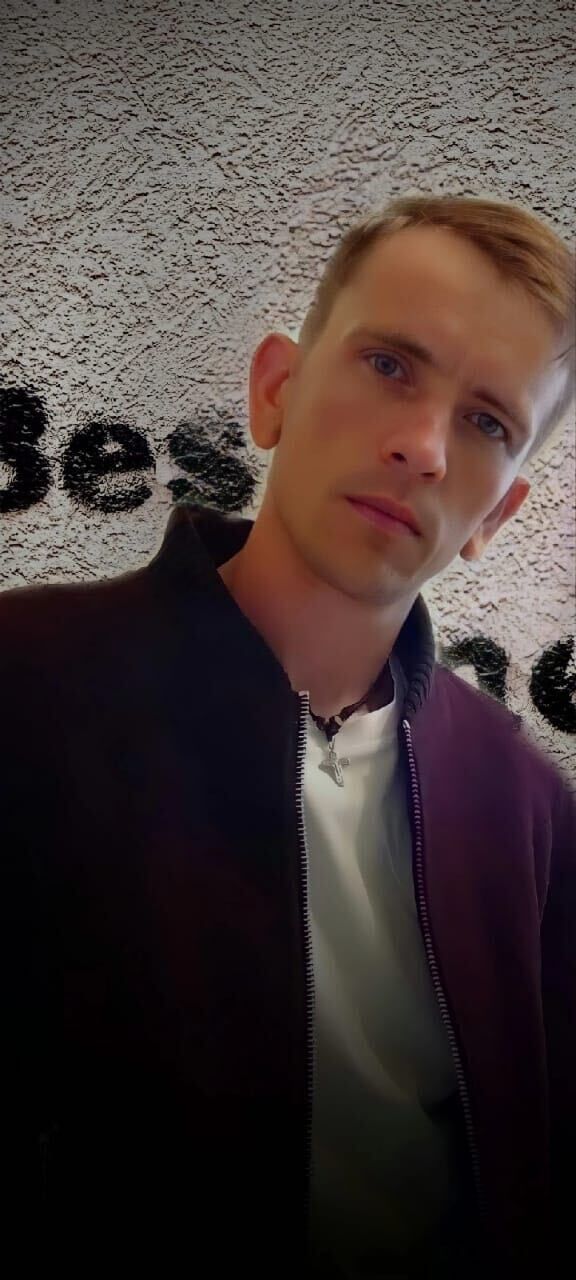   ,   Anton, 33 ,   ,   