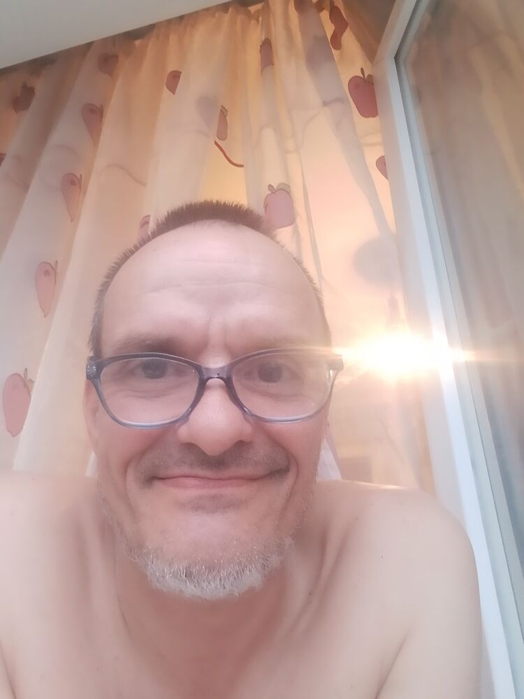  44485256  , 51 ,    