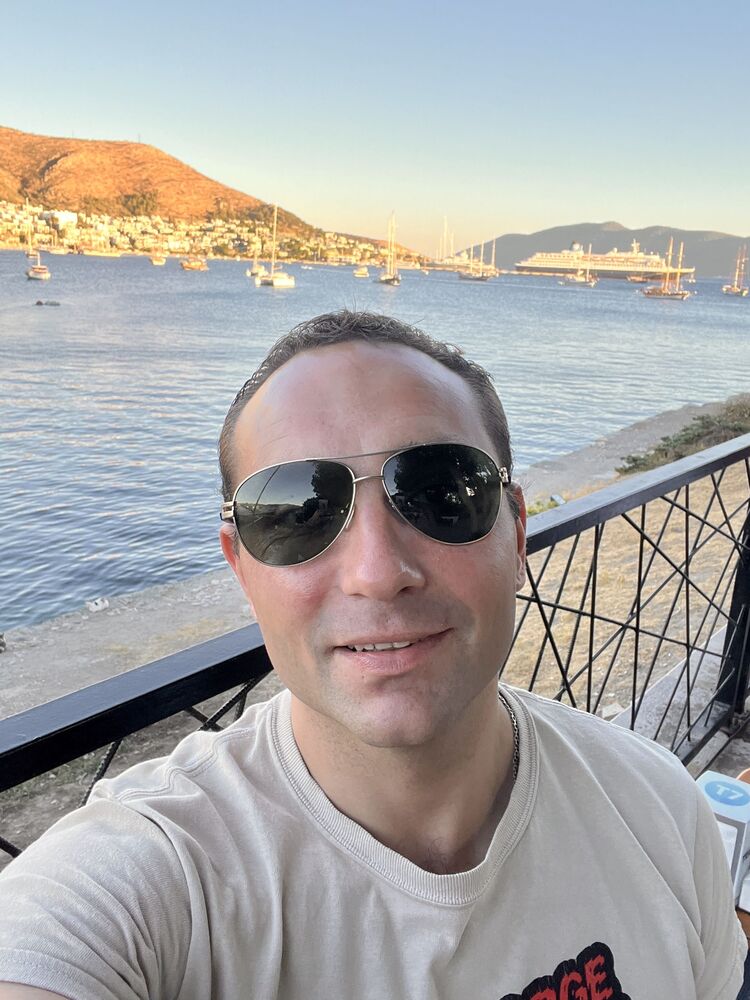  Bodrum,   Anatoly, 37 ,   ,   , c , 