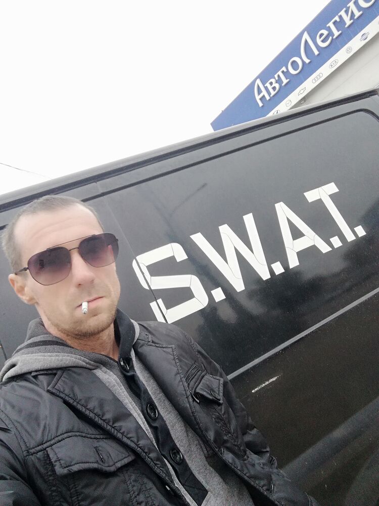  29574286  Ilya, 37 ,    