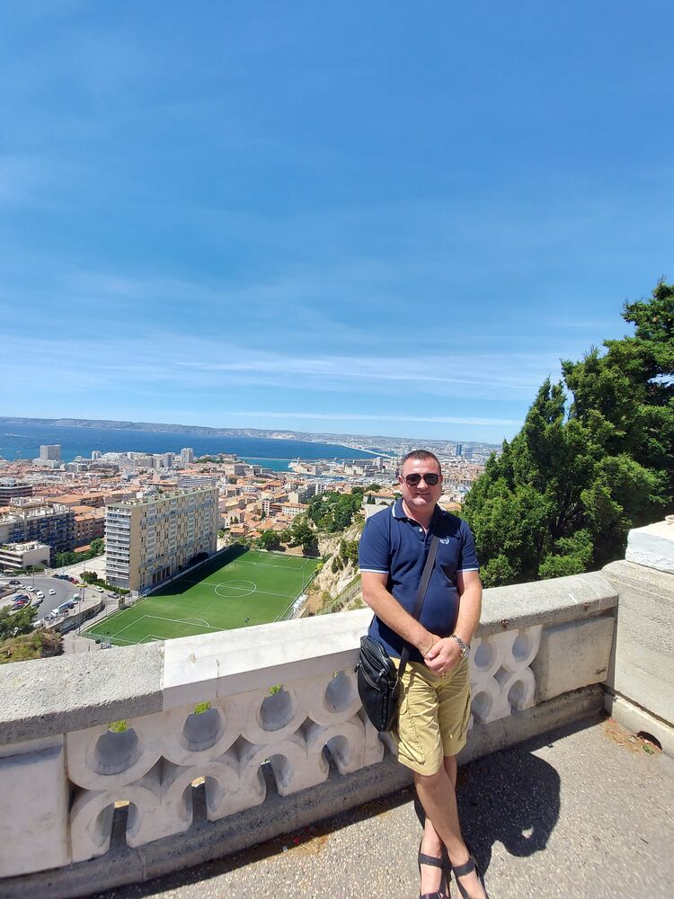  48708926  Sergiu, 44 ,    