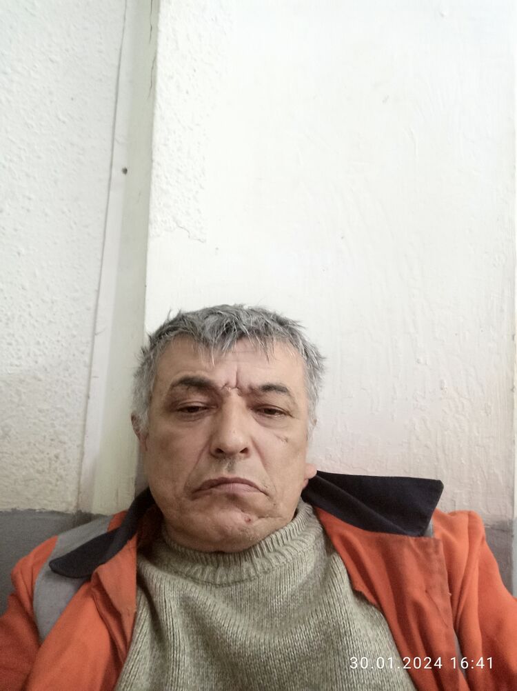  40896436  Abdullo, 58 ,    