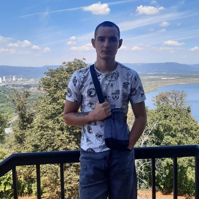  32243736  Vadim, 20 ,    Most