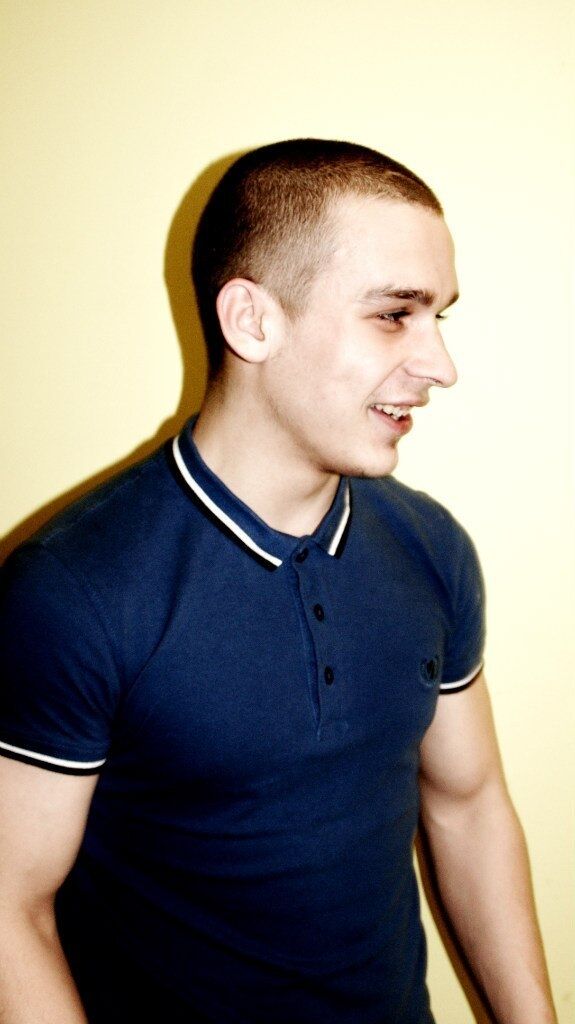  40040646  Igor, 30 ,    --