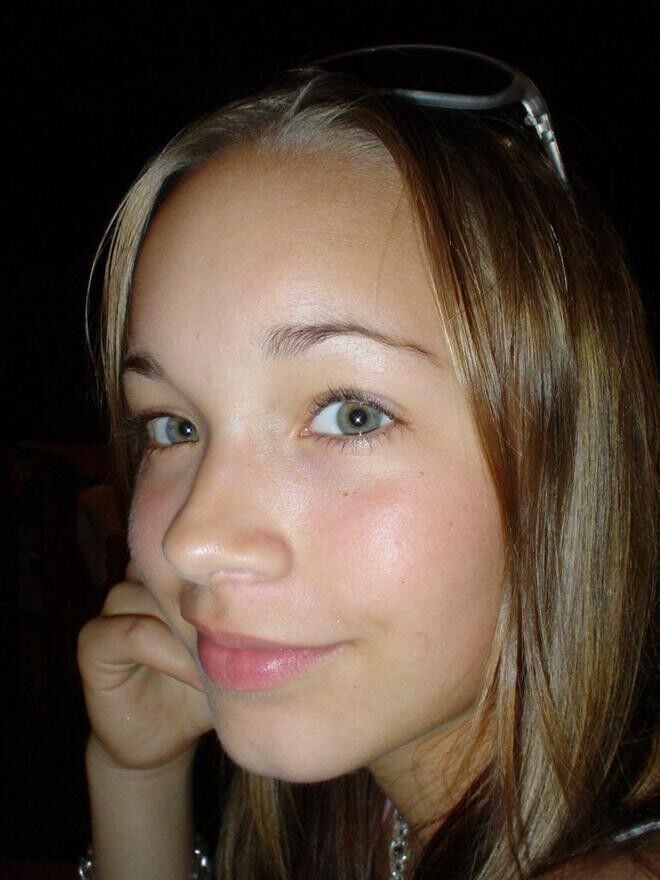  24075826  Melek, 21 ,    