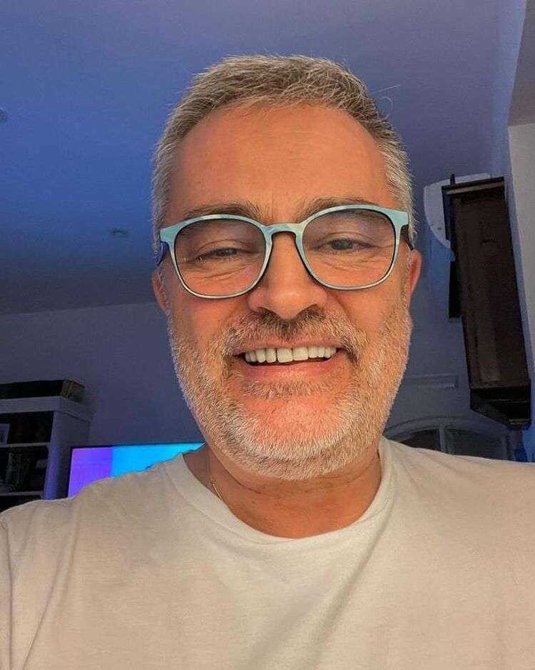  42272616  Mike, 61 ,    