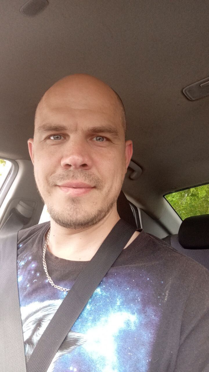  44193016  ALEKSEI, 39 ,     