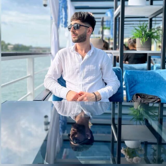  53838216  Sadiq, 25 ,    