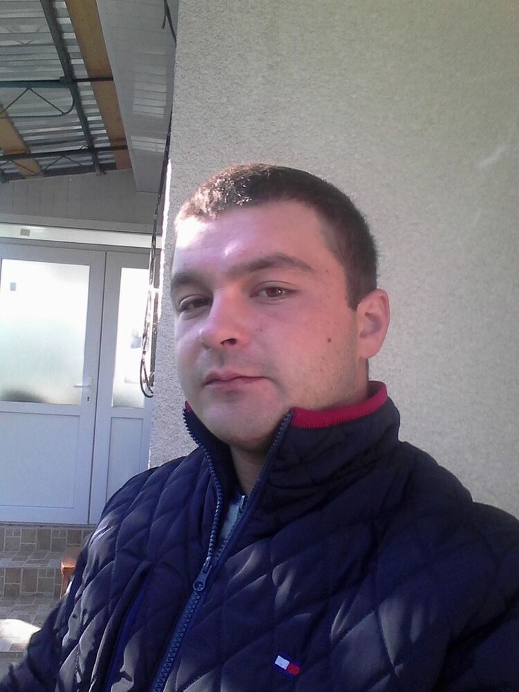  ,   Maxim, 32 ,   ,   , c 