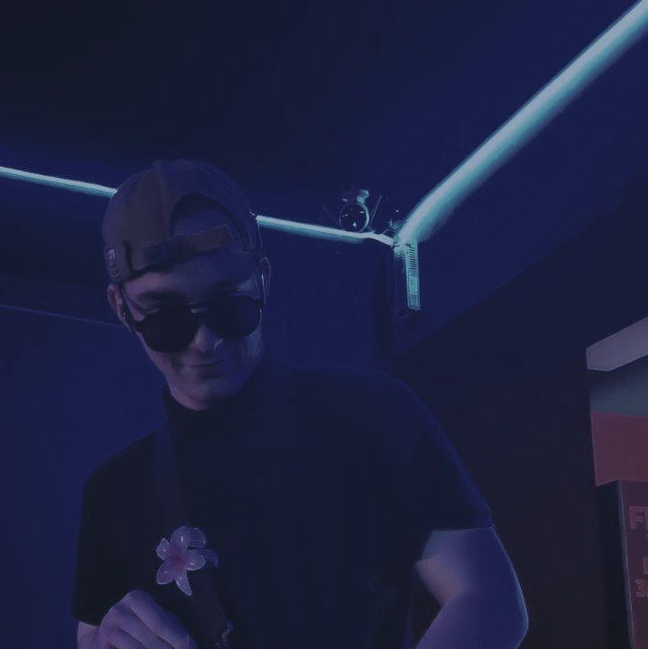  52966286  , 19 ,    --