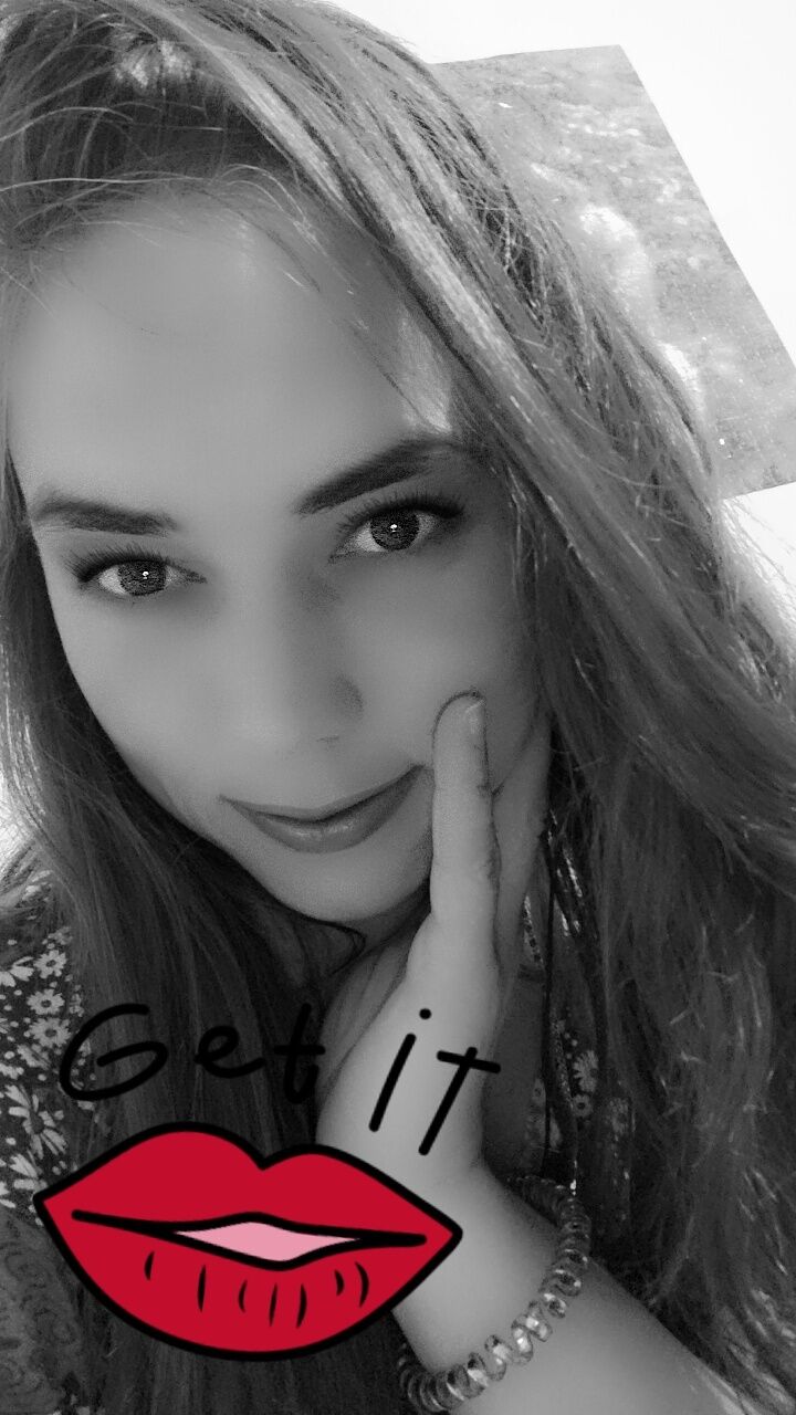  ,   Viktoria, 28 ,   c 
