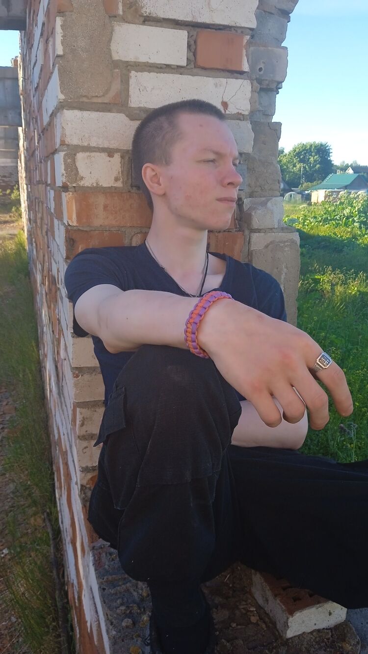  44437616  , 24 ,    