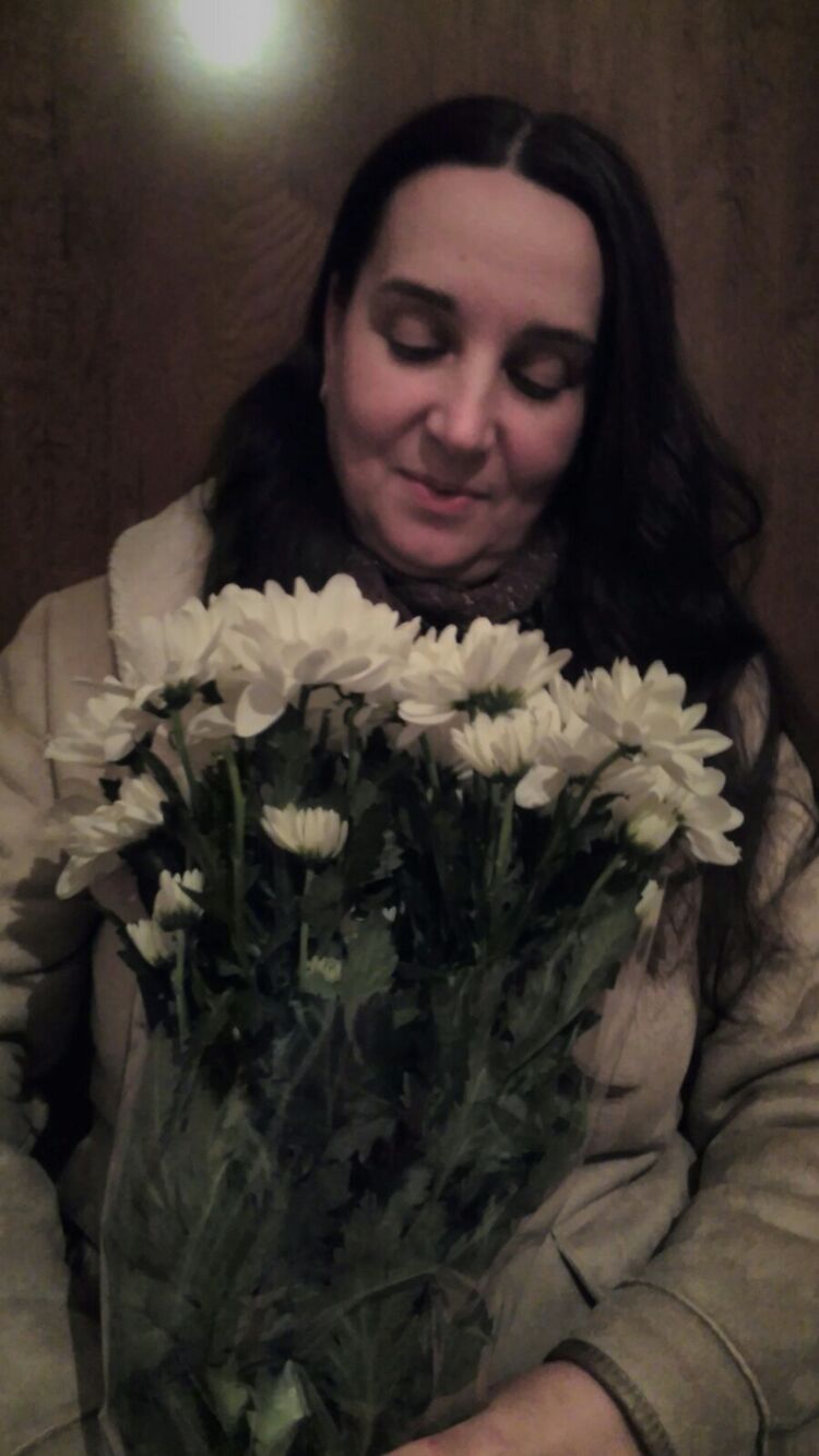  ,   Julia, 49 ,   