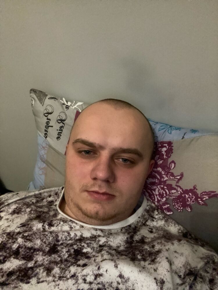  ,   Oleg, 32 ,   