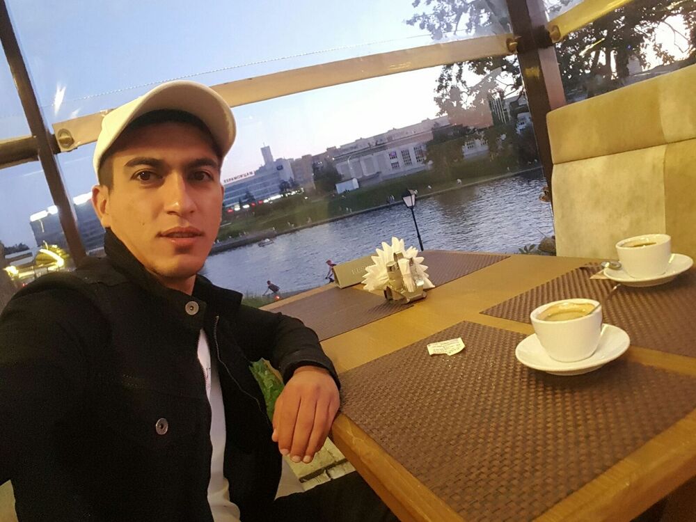  48460316  Cahangir, 29 ,    
