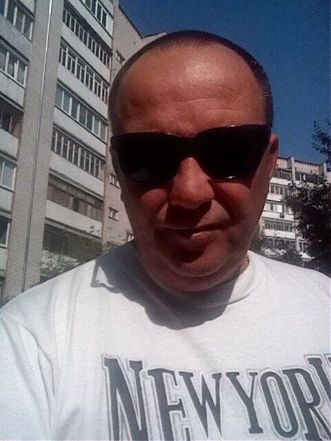 11193476  Sandor, 55 ,    