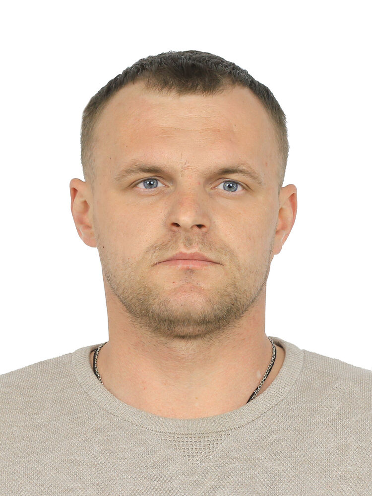  44011576  Pavel, 31 ,    