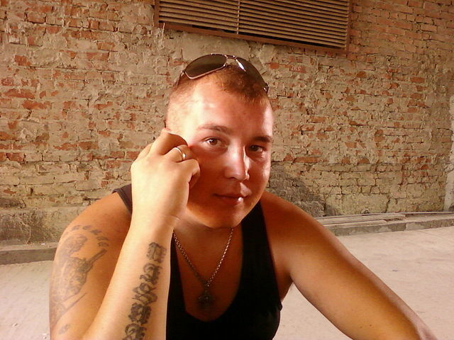  8325046  , 37 ,    