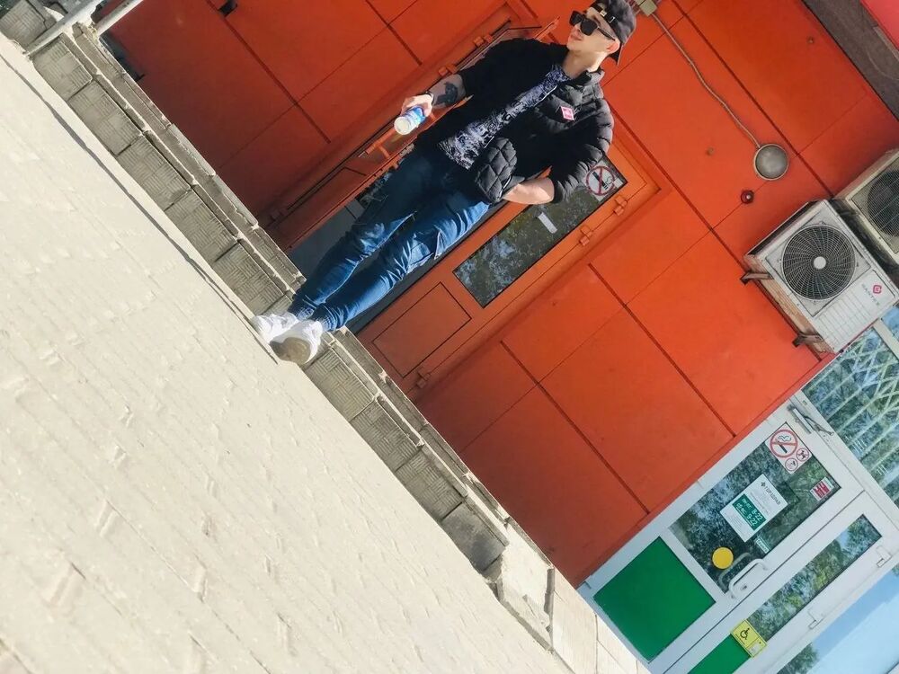  40373106  , 24 ,    