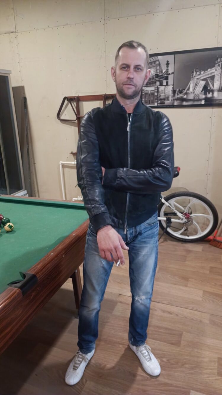  47732156  Ivan, 47 ,    